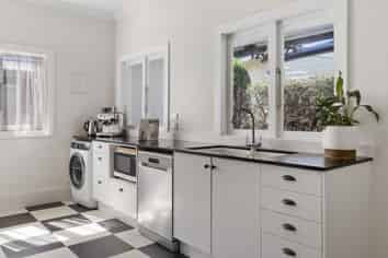 4A Gloucester Road, Mount Maunganui