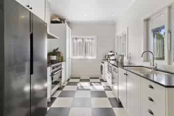 4A Gloucester Road, Mount Maunganui