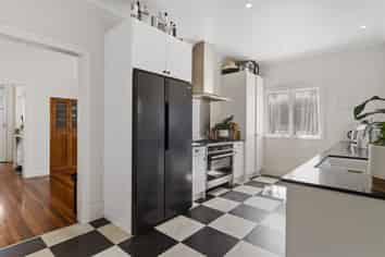 4A Gloucester Road, Mount Maunganui