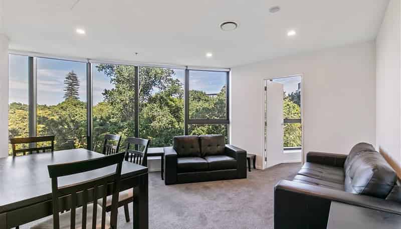 504/18 Saint Martins Lane, Grafton