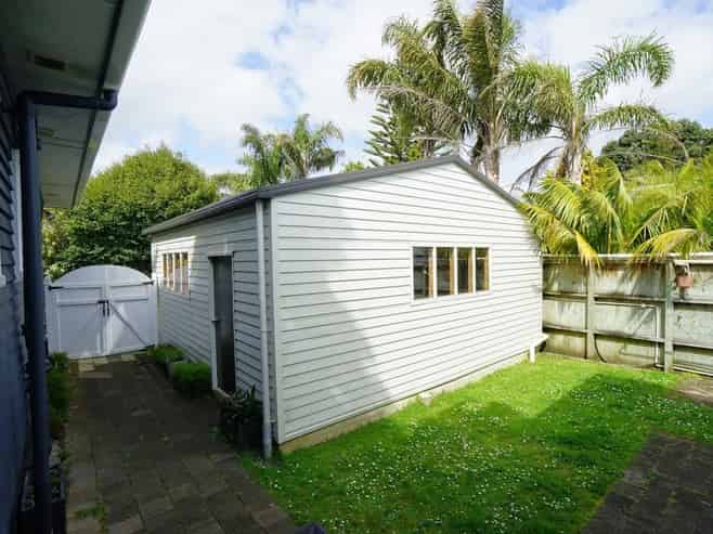 Auckland - Address withheld