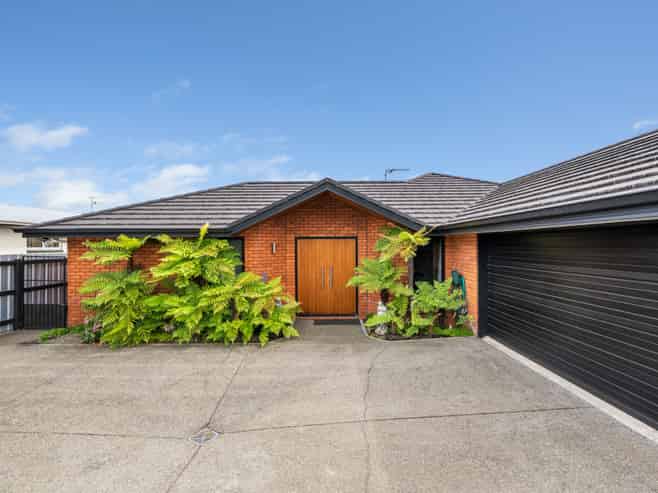 44 Cleghorn Street, Redwoodtown