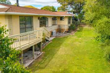 18 Hunt Terrace, WAKEFIELD