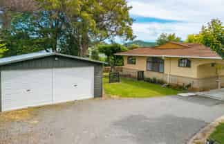 18 Hunt Terrace, WAKEFIELD