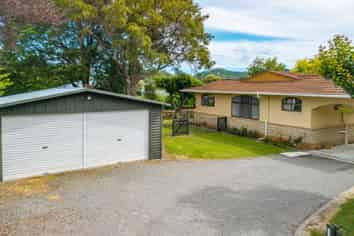 18 Hunt Terrace, WAKEFIELD