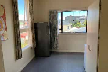 2/27 Constable Street, Newtown