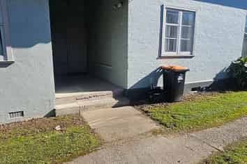 Manawatu / Whanganui - Address withheld