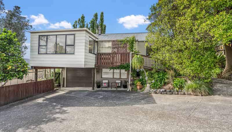 6 Rautawhiri Road, Helensville