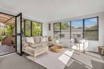 6 Rautawhiri Road, Helensville