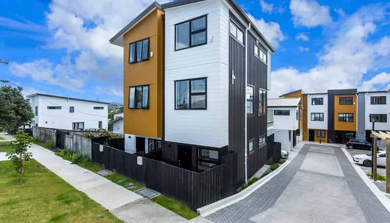 2/28 Lavelle Road, Henderson