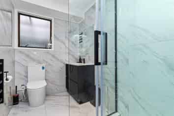 8 Angeline Place, Massey