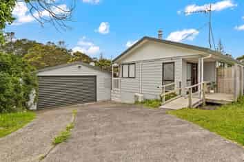 8 Angeline Place, Massey
