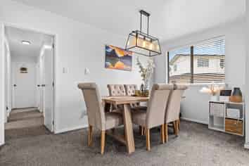 8 Angeline Place, Massey