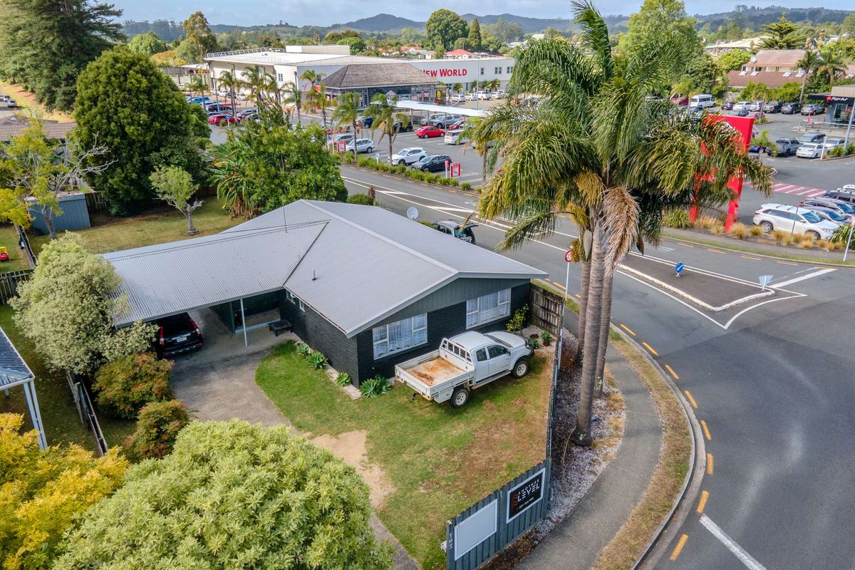 LIVE, RENT OR DEVELOP - Vista 4