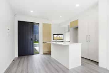 14 Clay Works Lane, New Lynn