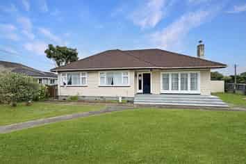 131 Bartholomew Road, Levin