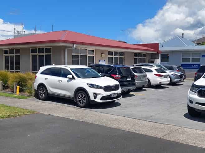 Well presented stand-alone office - CBD fringe