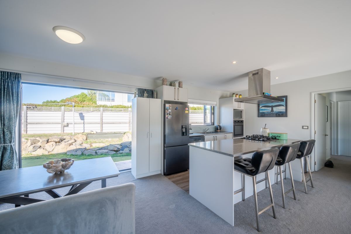 Modern and Sunny with Views! - Ansicht 4