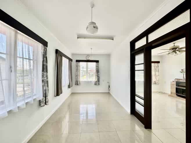 15 Seddon Avenue , Papatoetoe