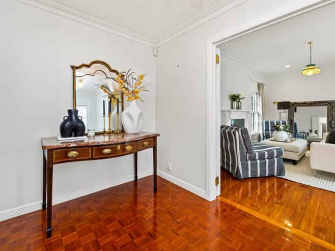 20B Golf Road, Epsom