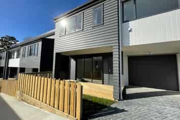 2/48 McLean Avenue, Papatoetoe