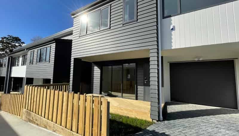 2/48 McLean Avenue, Papatoetoe