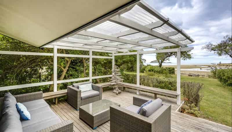 106 Tiakitai Road, Waimarama