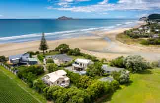 106 Tiakitai Road, Waimarama