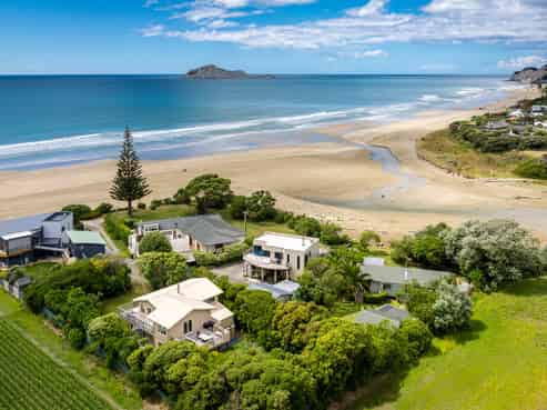 106 Tiakitai Road, Waimarama