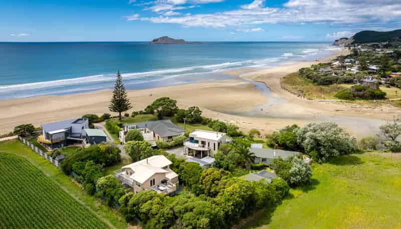 106 Tiakitai Road, Waimarama