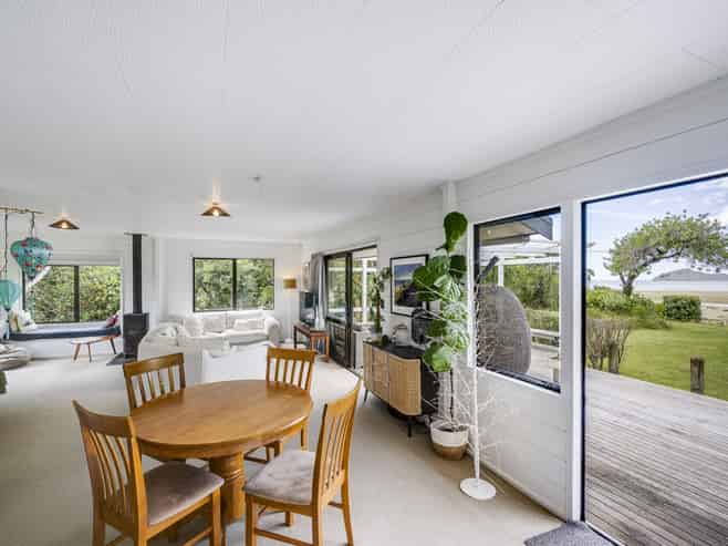 106 Tiakitai Road, Waimarama