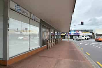 100M² RETAIL/OFFICE SPACE FOR LEASE
