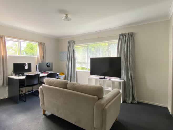 115 Poaka Avenue, Dinsdale