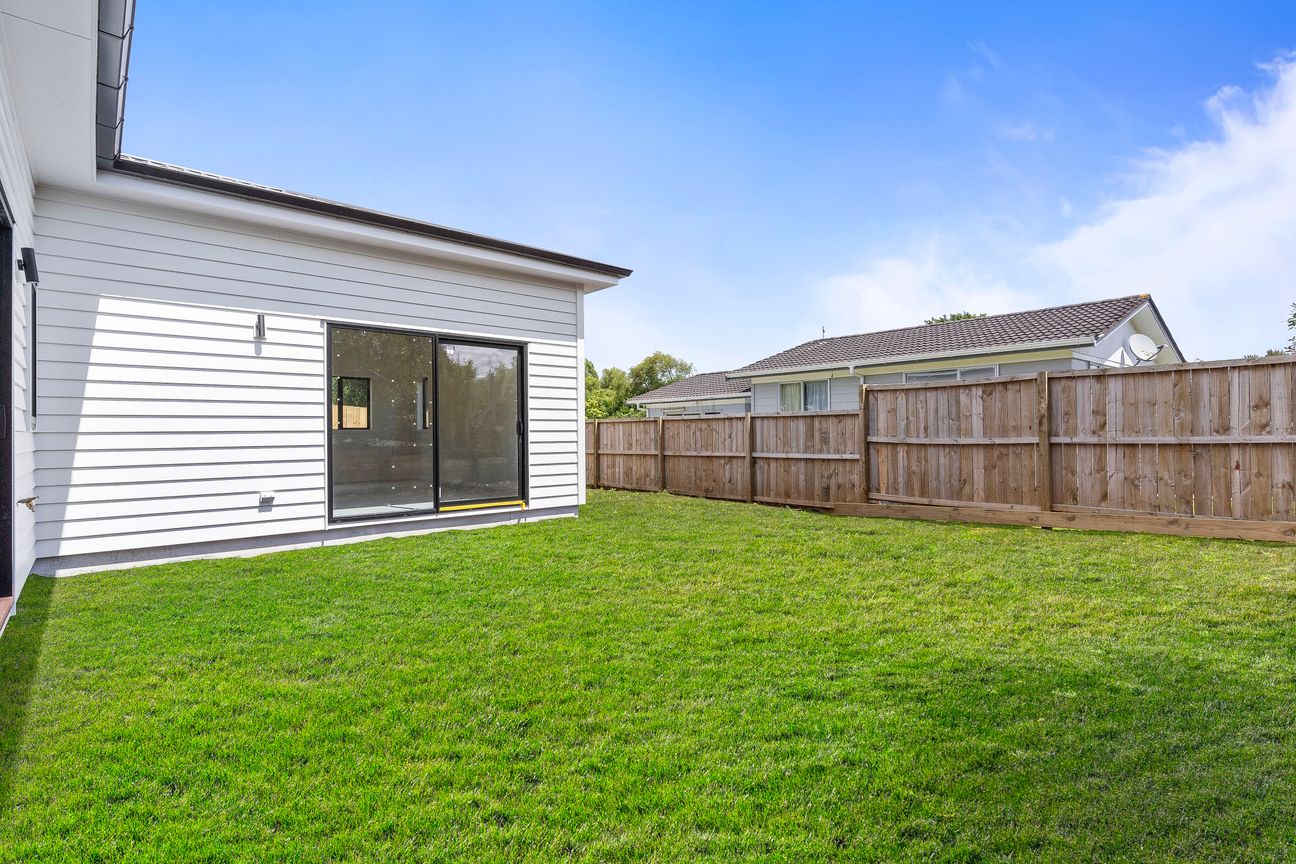 Brand New Modern Living Meets Ultimate Convenience - Vista 6