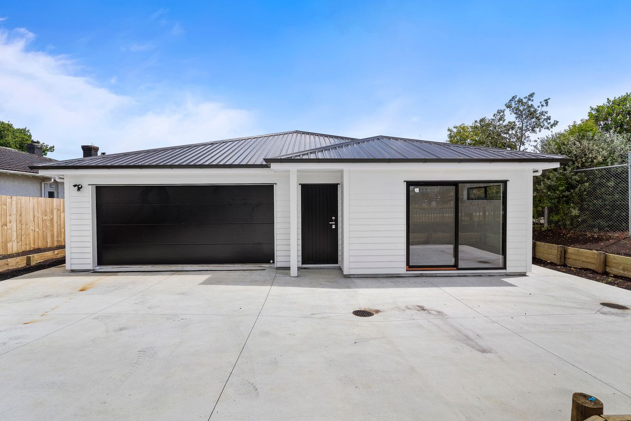 Brand New Modern Living Meets Ultimate Convenience - Vista 3