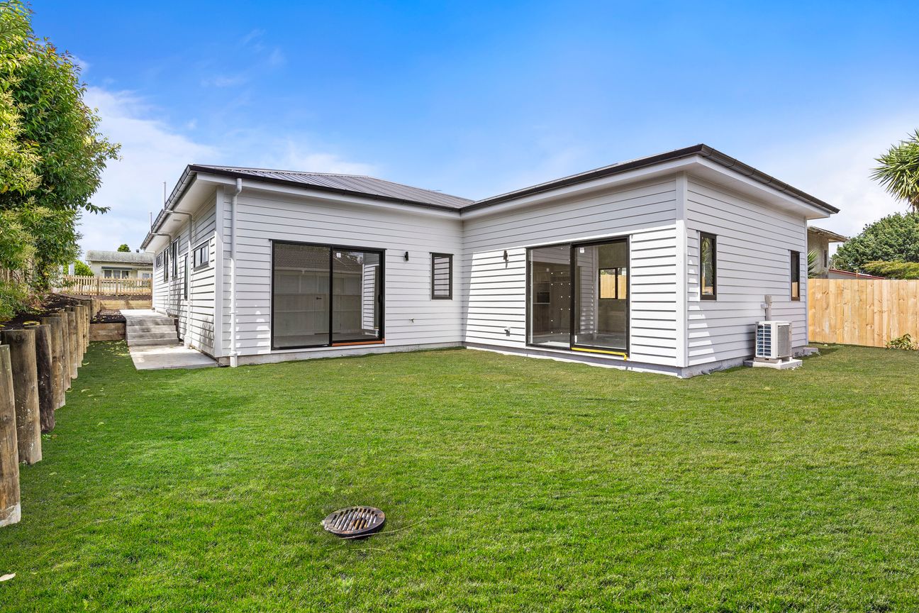 Brand New Modern Living Meets Ultimate Convenience - Vista 5