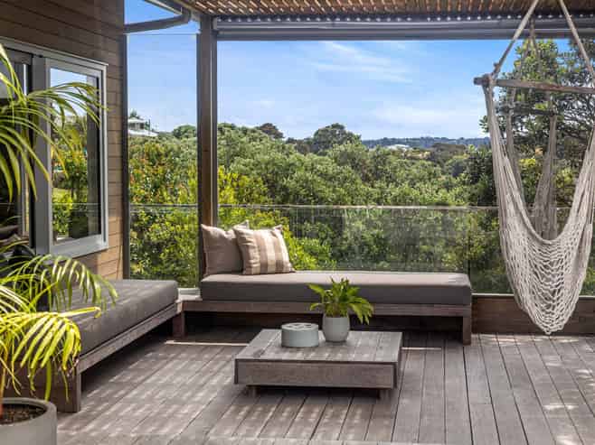 34 Kennedy Point Road, Surfdale