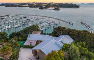 34 Kennedy Point Road, Surfdale