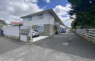 5/44 Whites Line West, Woburn