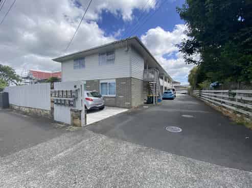 5/44 Whites Line West, Woburn