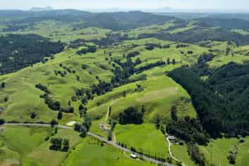 1325 Paparoa-Oakleigh Road, Paparoa