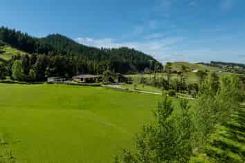 1325 Paparoa-Oakleigh Road, Paparoa