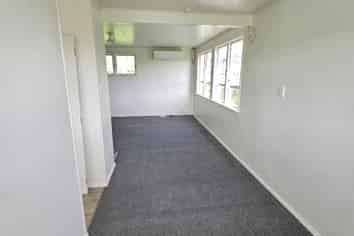 12A Somerset Place, Cannons Creek