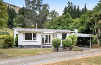 11 Factory Road, Little Akaloa