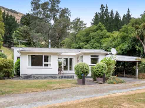 11 Factory Road, Little Akaloa