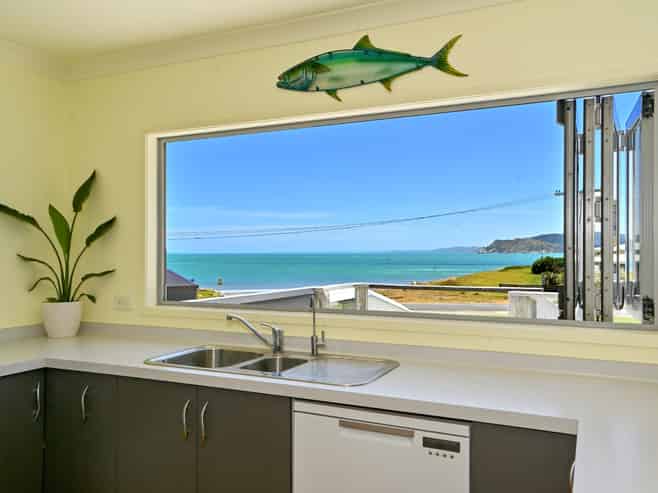 6 Argyle Street, Mahia