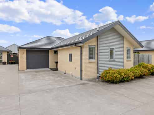 2/51 Barrington Street, Somerfield