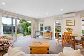 2/51 Barrington Street, Somerfield