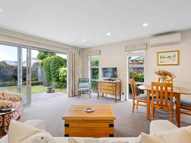 2/51 Barrington Street, Somerfield