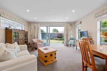 2/51 Barrington Street, Somerfield